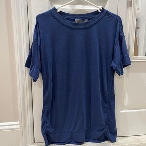 🩷 zella short sleeve blue shirt